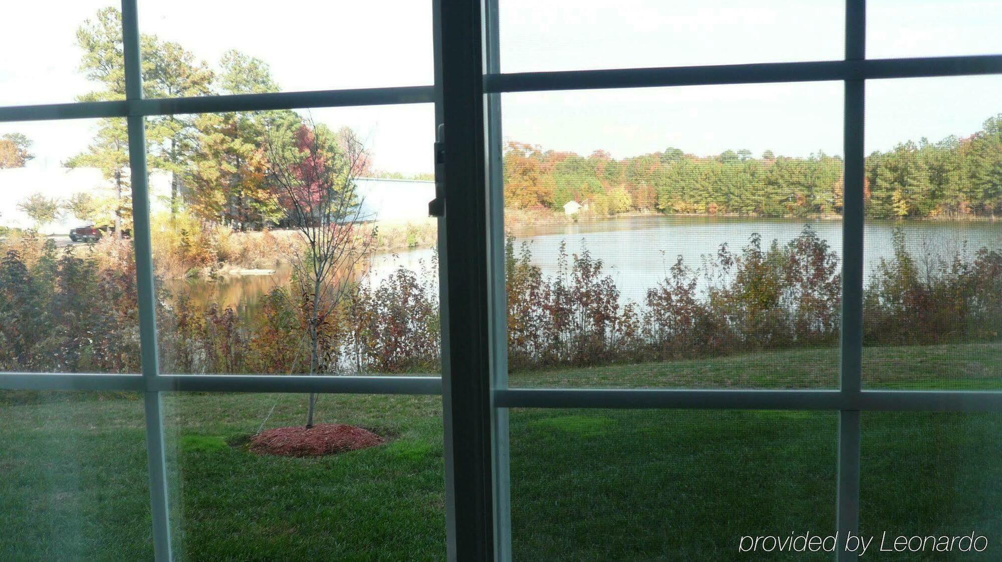 Candlewood Newport News-yorktown By Ihg Hotel 2*